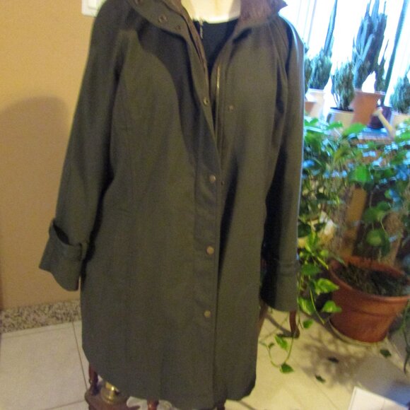 3/4 Kristen Blake trench coat - Picture 3 of 3